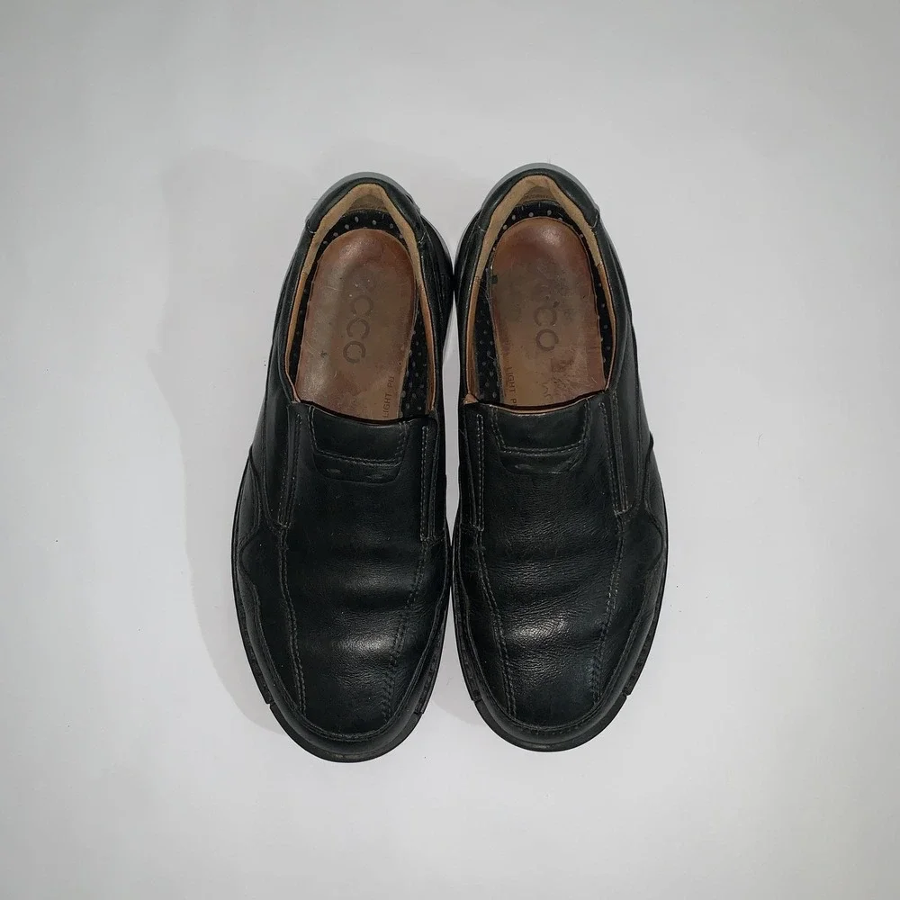 ECCO Shoes Mens Size 8.5 Black Leather Slip On Loafers Casual Comfort Walking